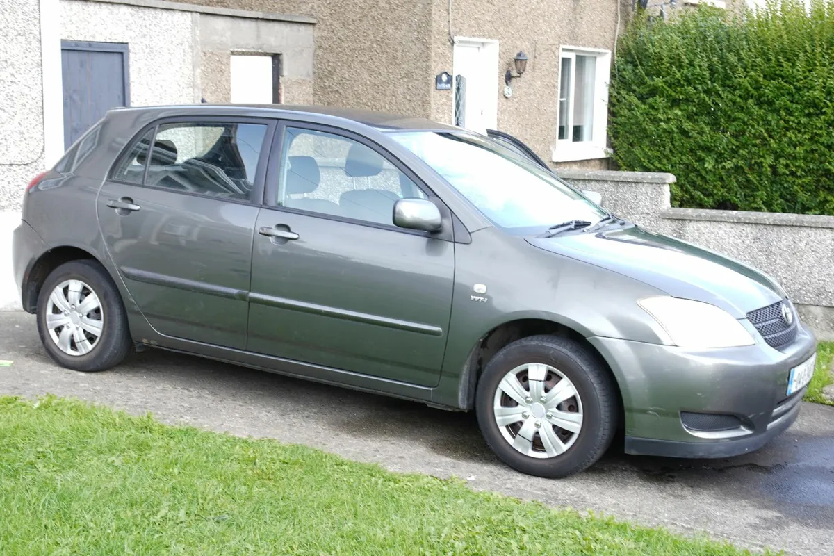 Toyota Corolla E12 2004 - Image 1