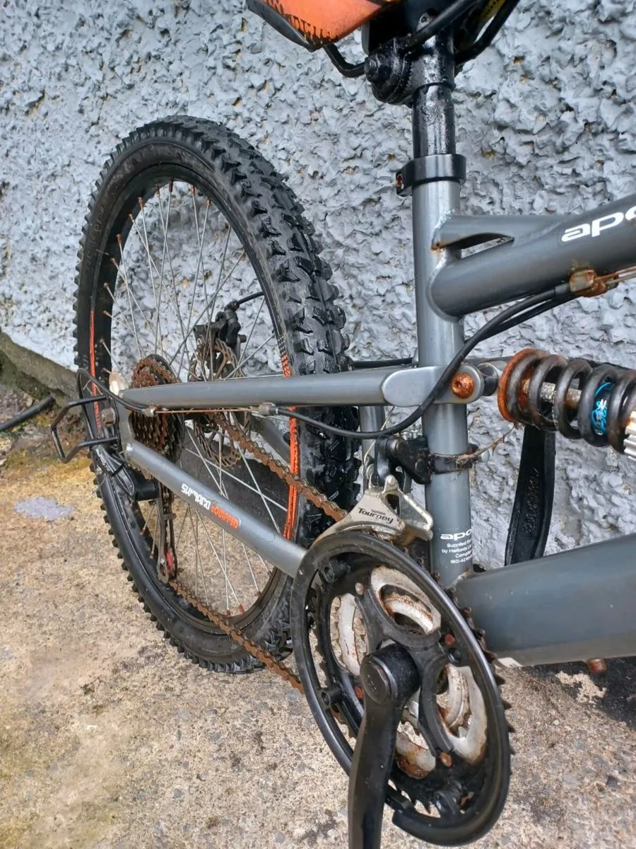 Apollo boys bike - Image 3