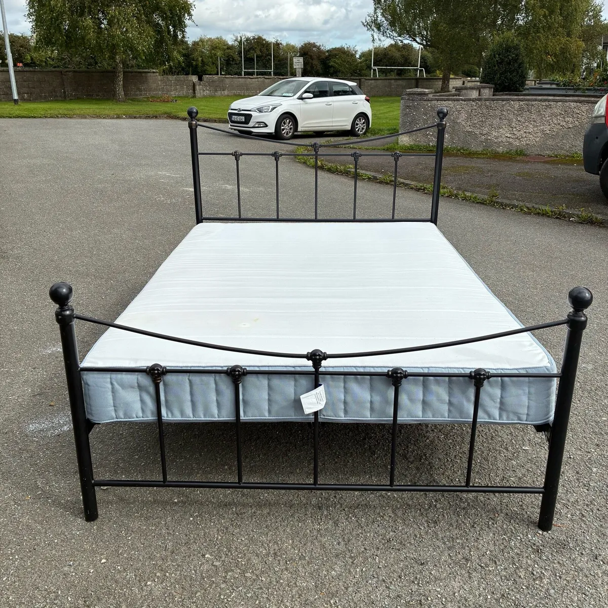 Double Mattress with Black Frame bed - Image 1