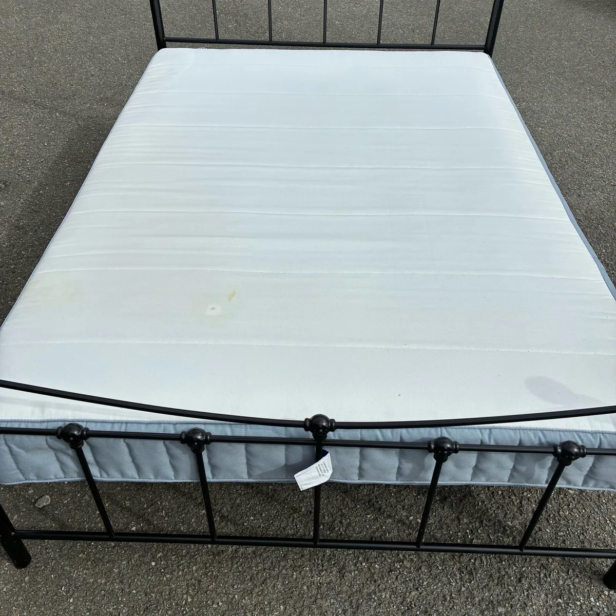 Double Mattress with Black Frame bed - Image 2