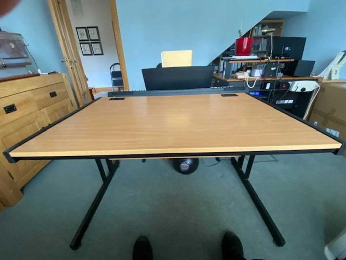 Office table - Image 2