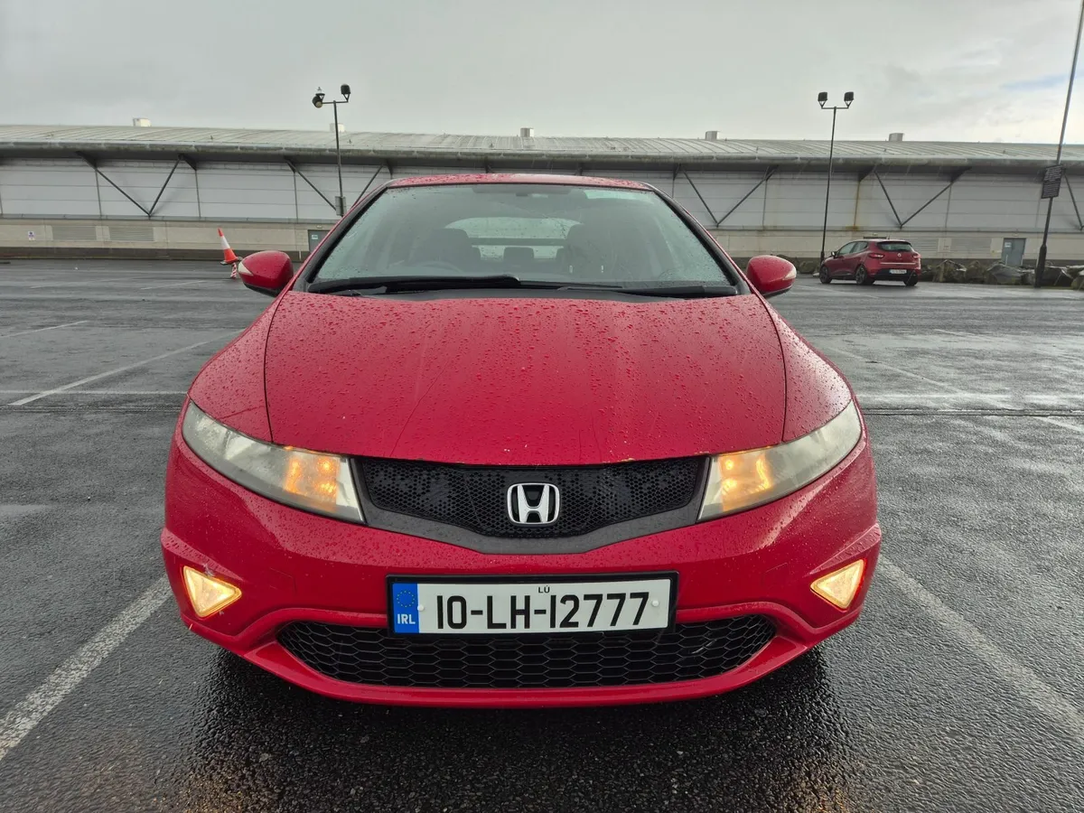 Honda Civic 2010 - Image 1