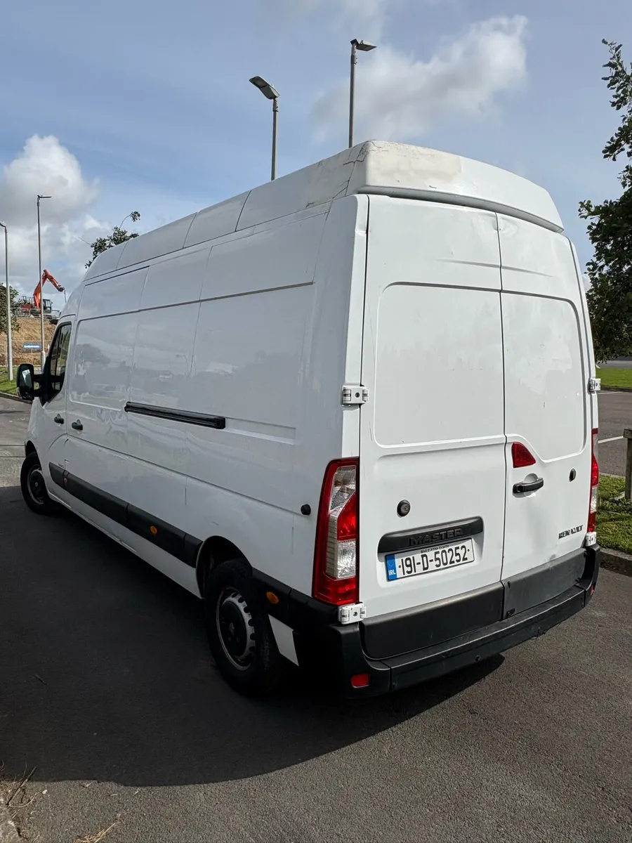 2019 Renault master extra high LWB Mint condition - Image 3