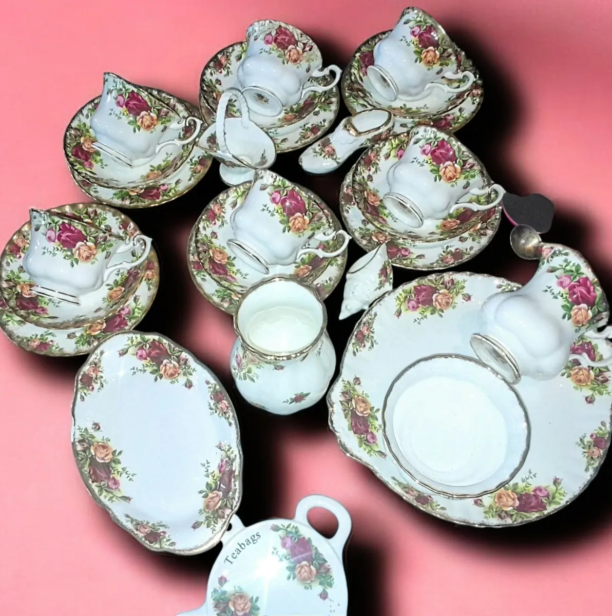Large set of Royal Albert Old country roses set - Image 2