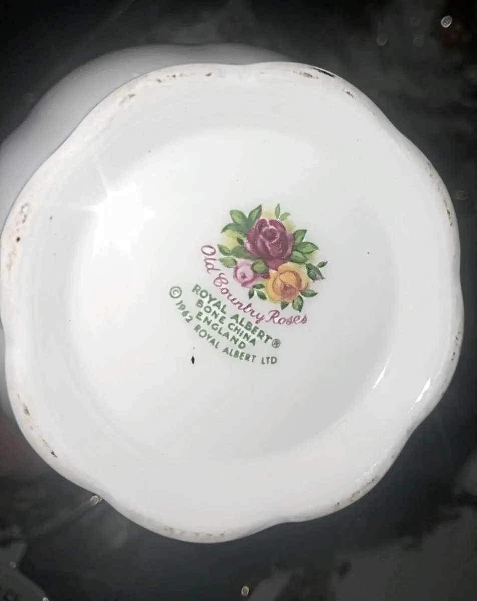 Large set of Royal Albert Old country roses set - Image 4