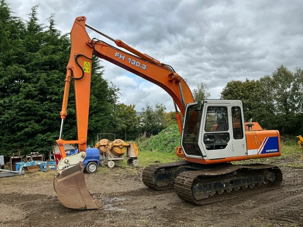 FIAT HITACHI FH130.3 13 TON EXCAVATOR - Image 1
