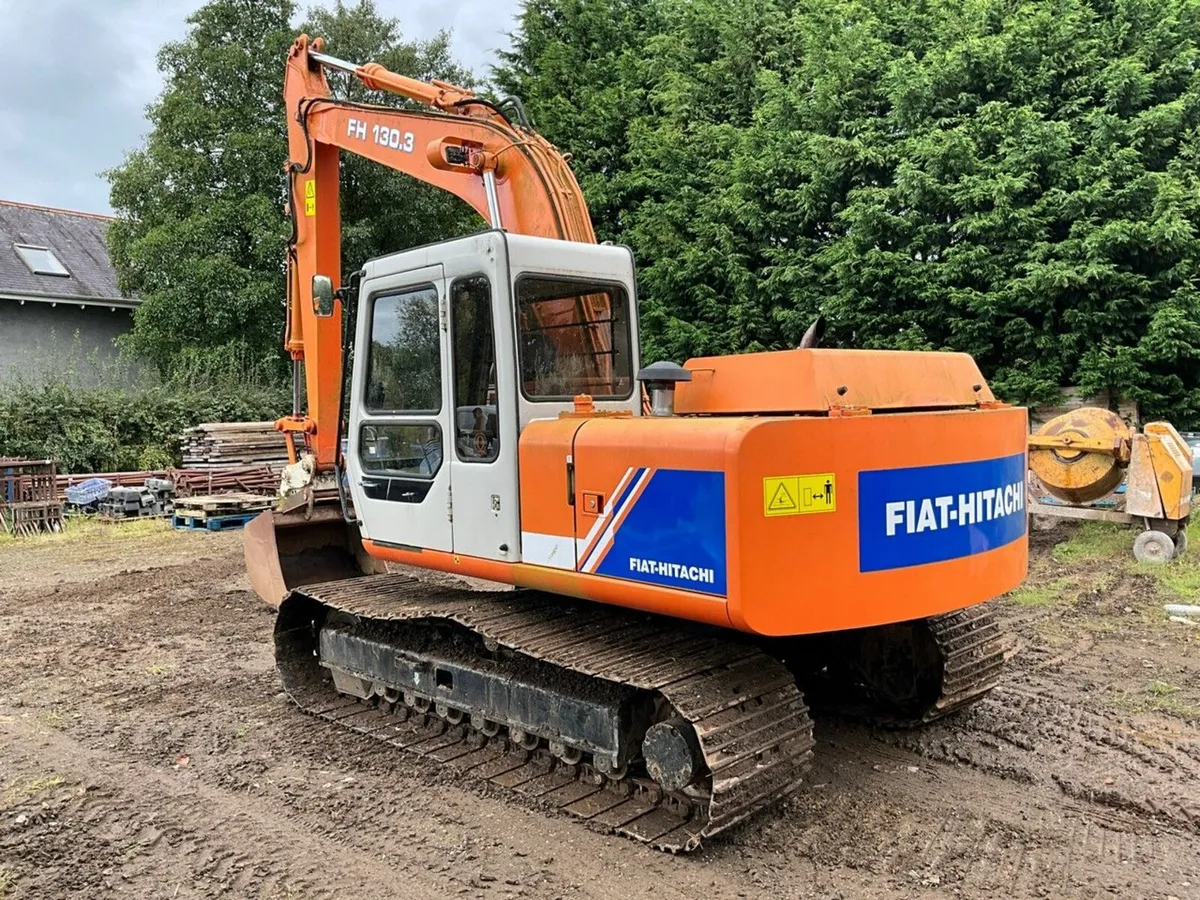 FIAT HITACHI FH130.3 13 TON EXCAVATOR - Image 3