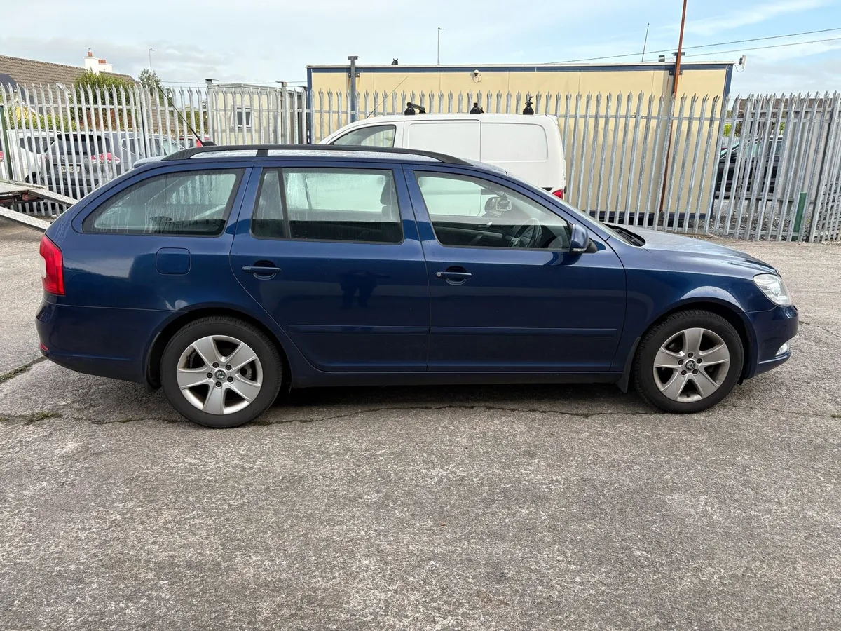 2010 Skoda Octavia - Image 2