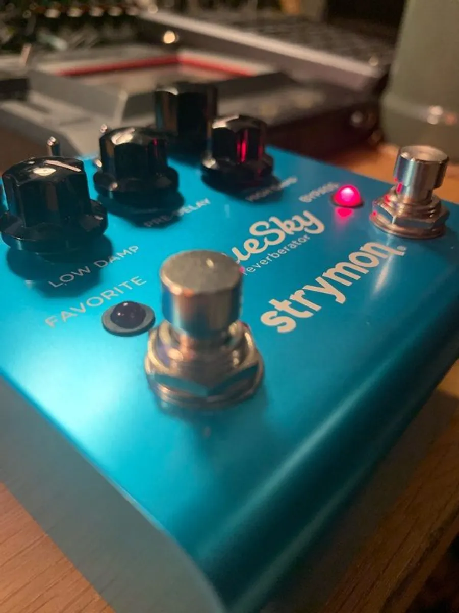 Strymon BlueSky Reverb V2 (2022 build, Mint) - Image 2