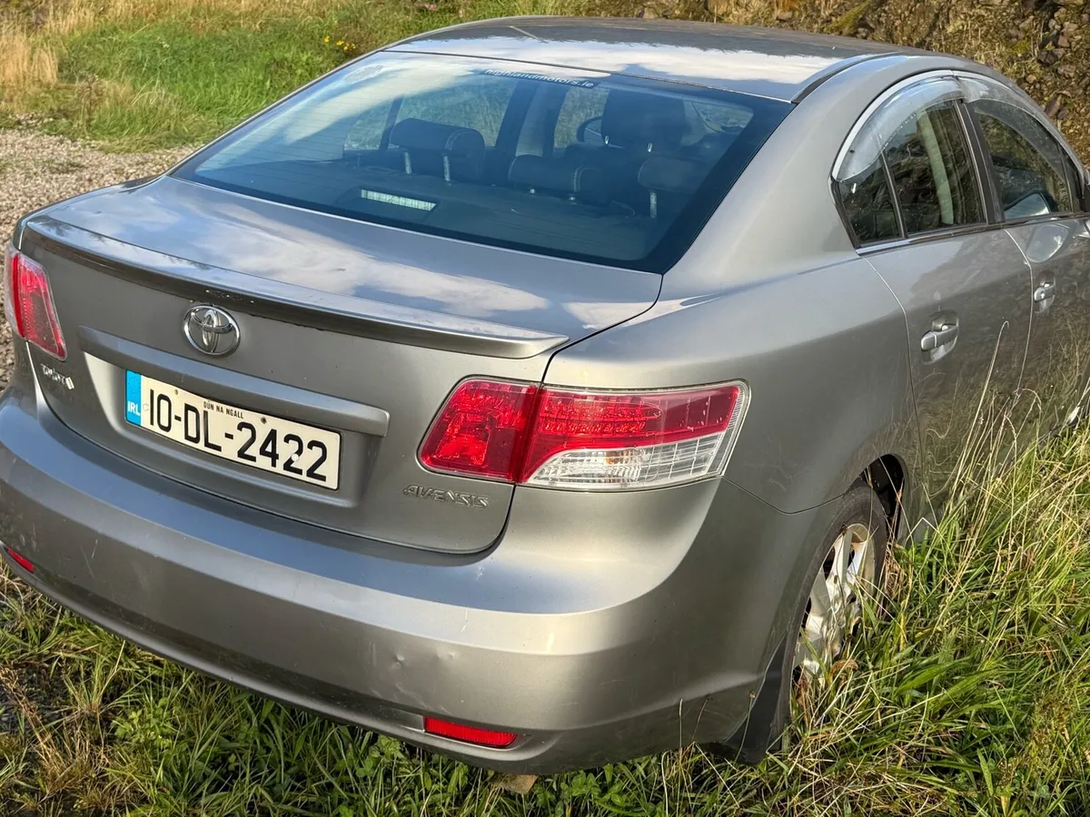 2010 avensis - Image 3