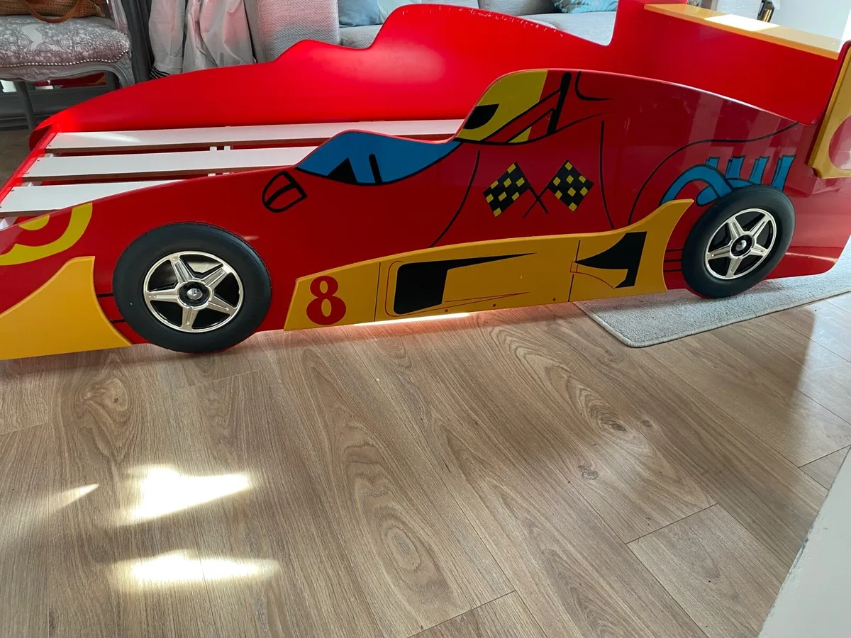 Child’s bed - Image 1