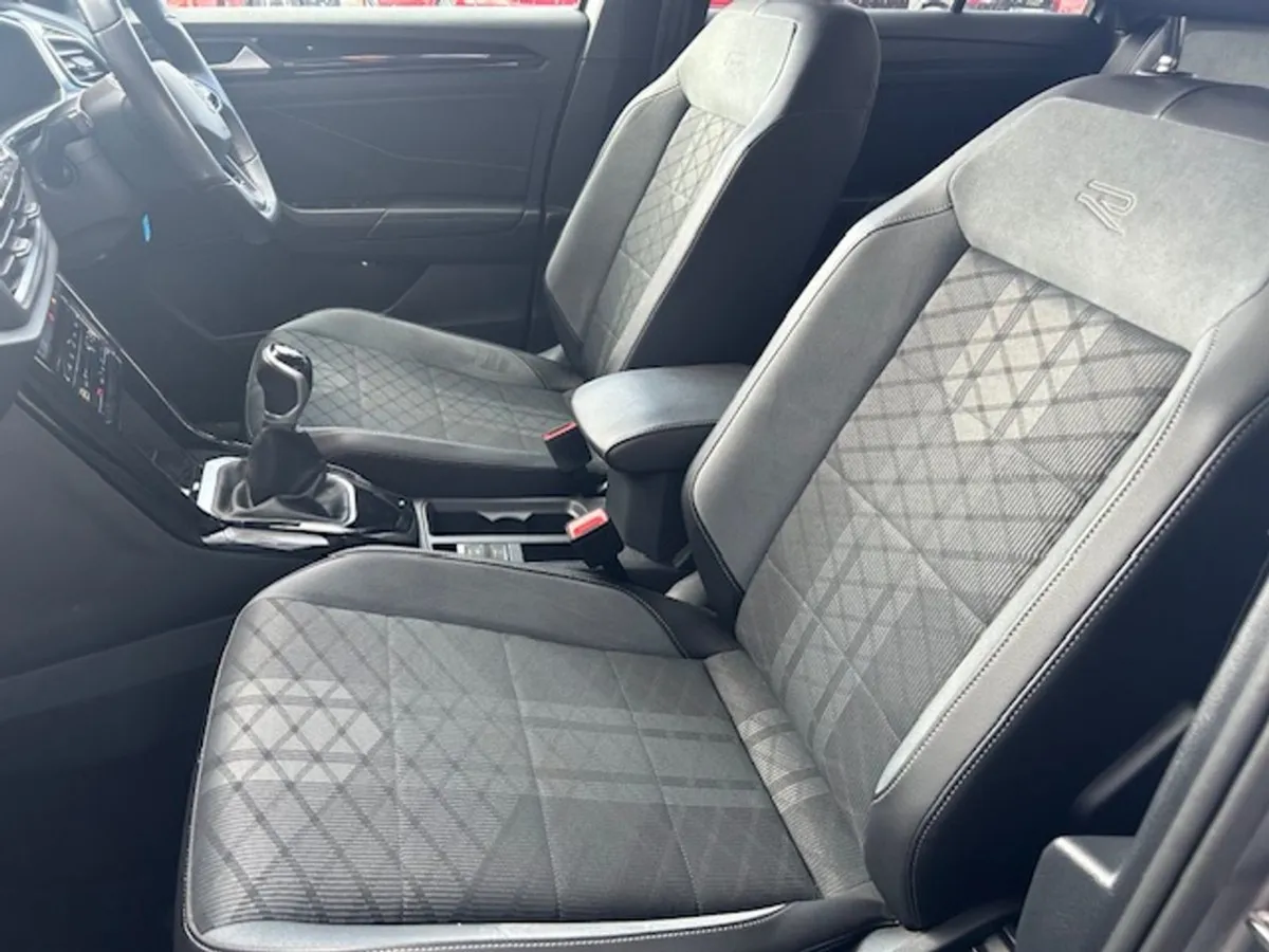 Volkswagen T-Roc 2.0 TDI 116HP R-line Mint Rear C - Image 4