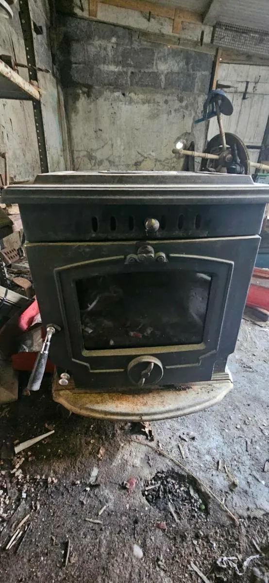 Olymberyl Stove with Back Boiler - Image 1