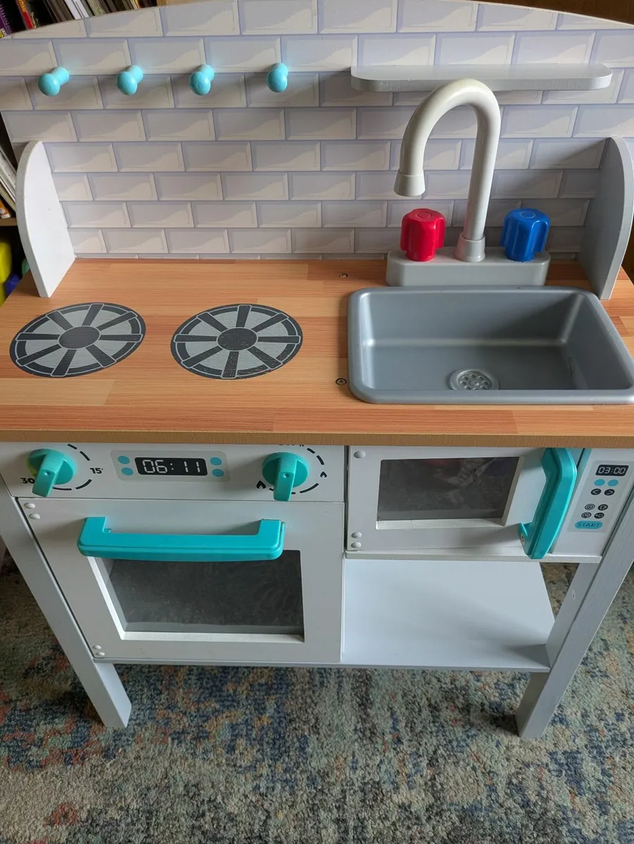 Play Kitchen - Image 2