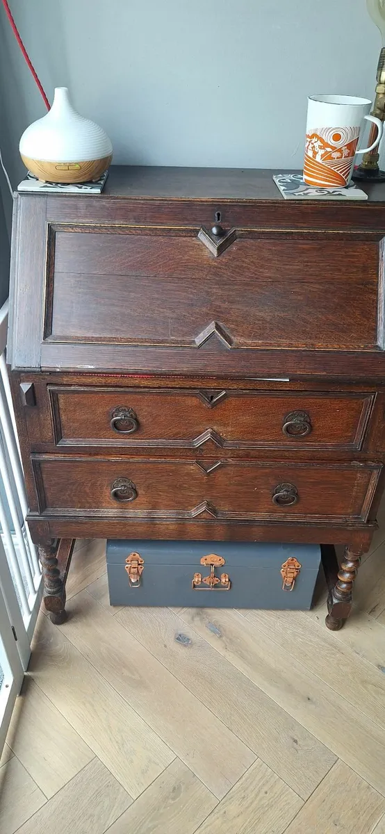 desk - Image 1