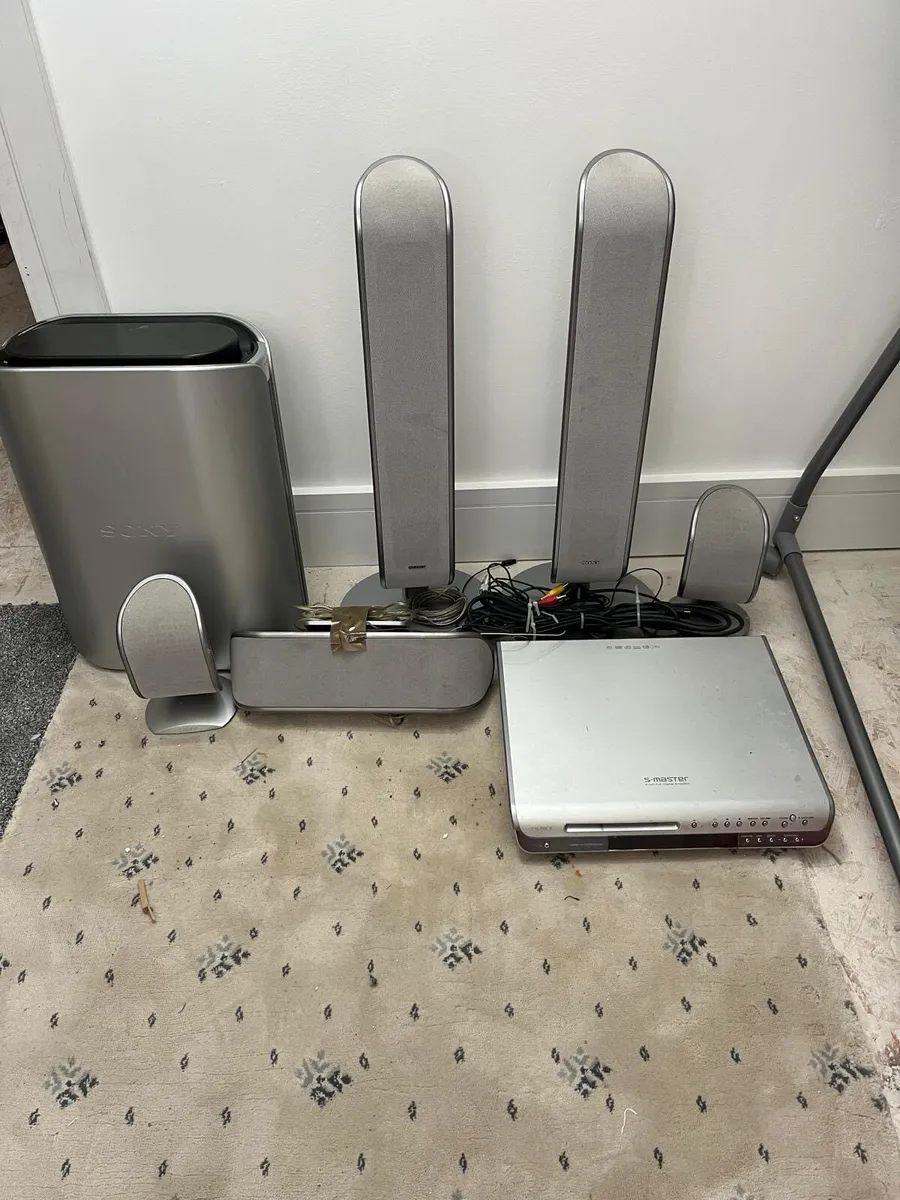 Surround sound system