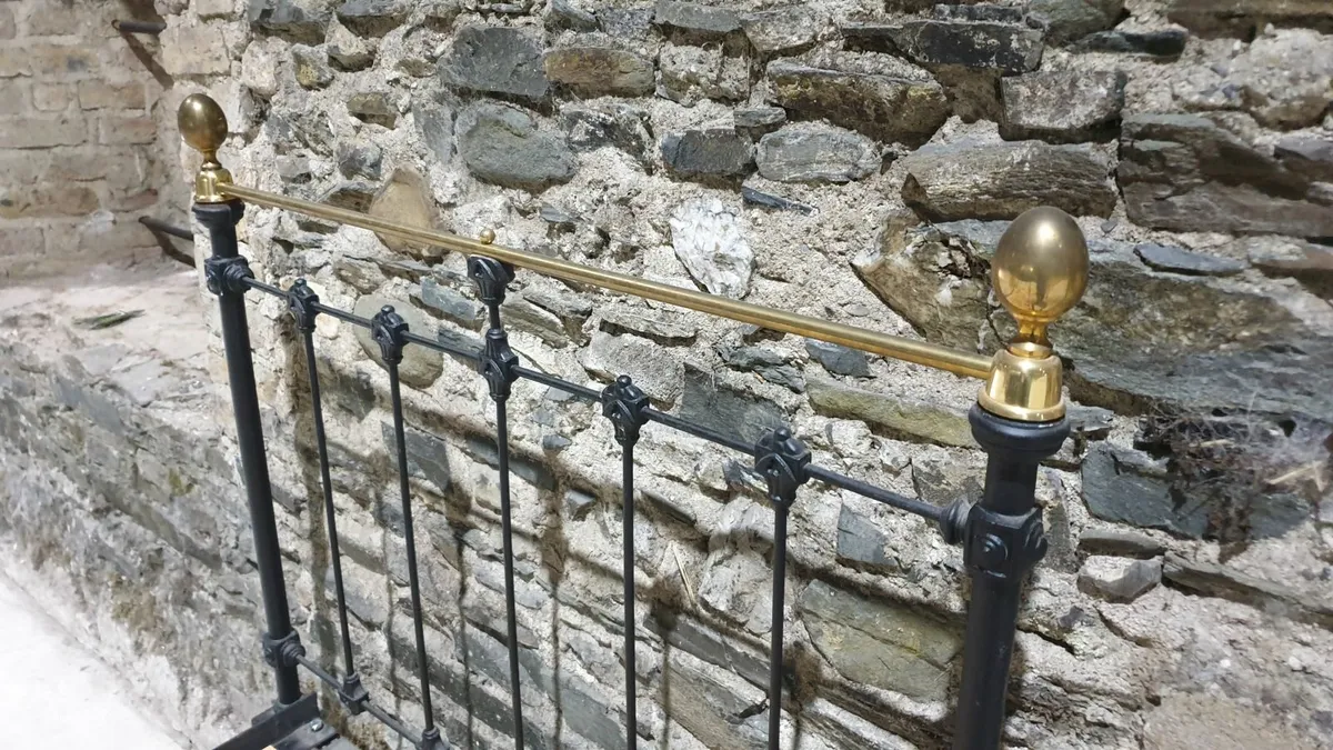 Antique brass and iron bed - Image 4