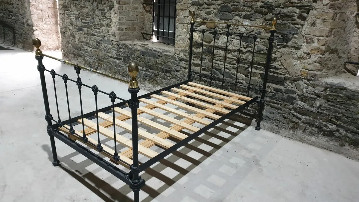 Antique brass and iron bed - Image 1