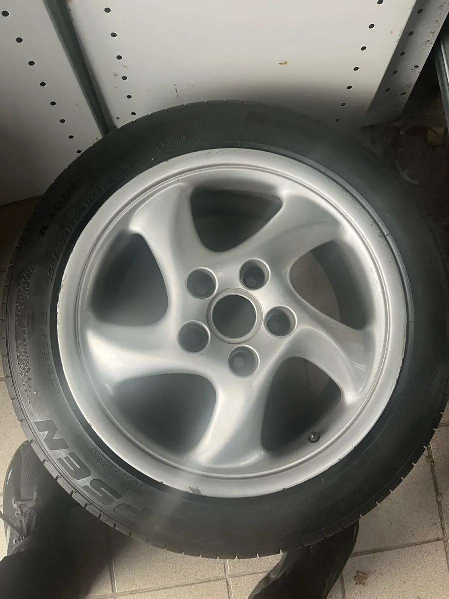 Porsche Alloy wheels - Image 2