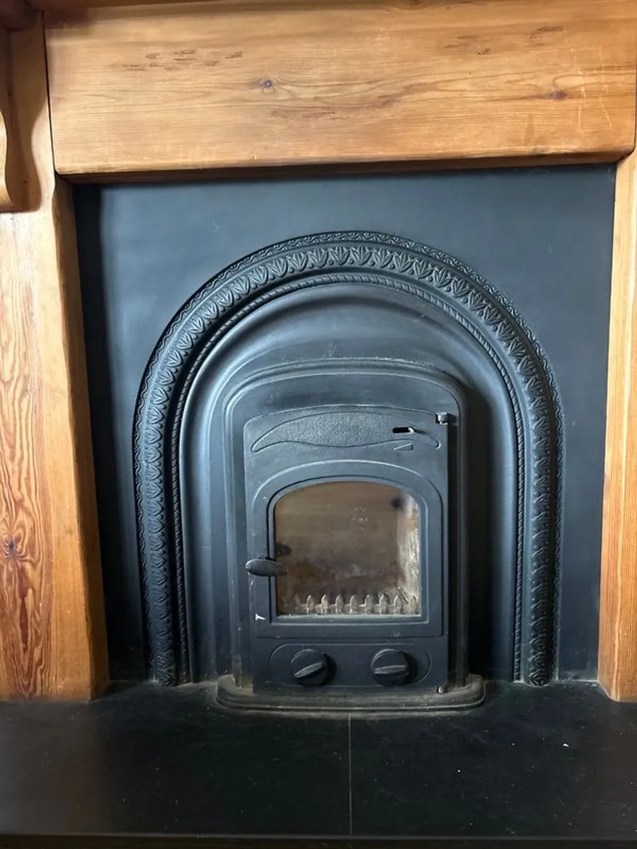 Solid fuel stove, cast iron fireplace and surround - Image 3