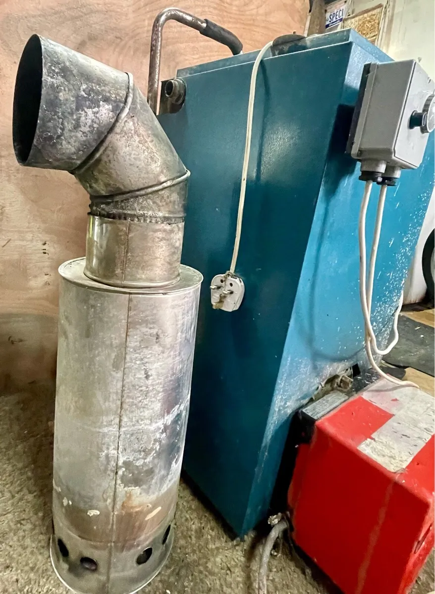 Oil Boiler, Burner, Pump, Stat, Balance Flue, Rads - Image 2