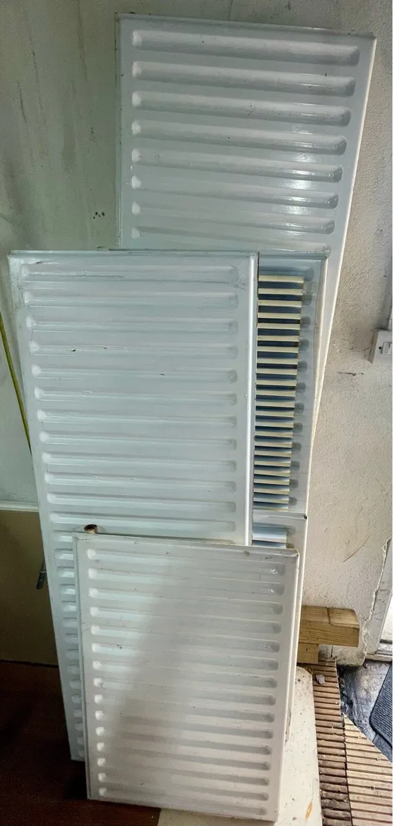 Radiators in different sizes. - Image 1