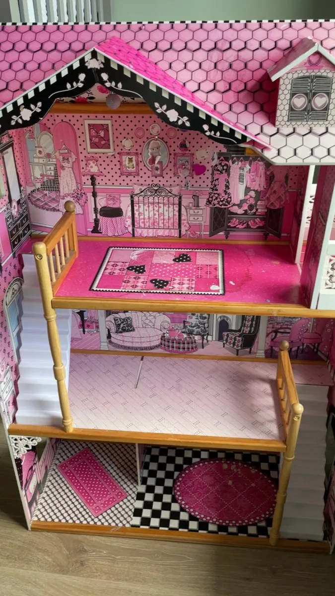 Dolls house - Image 2