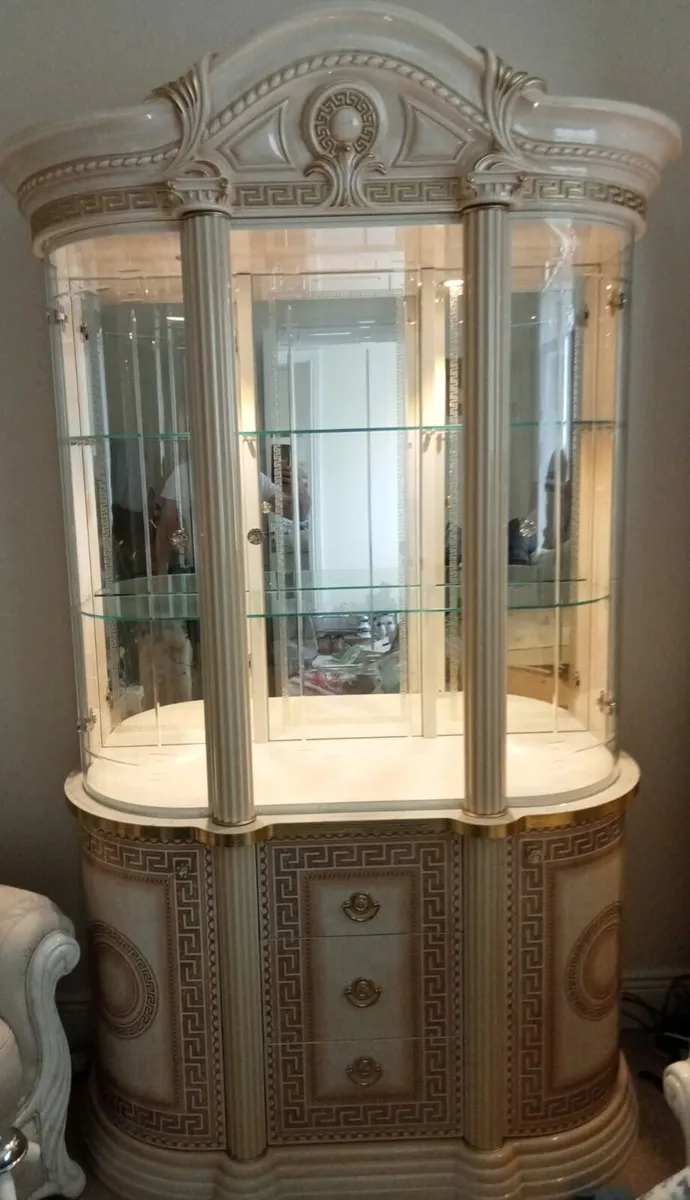 Italian furniture - Image 2