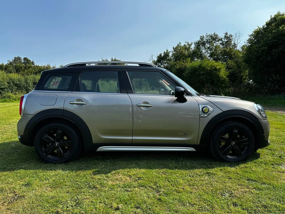 MINI Countryman S /Automatic/58000 miles/ Hybrid - Image 4