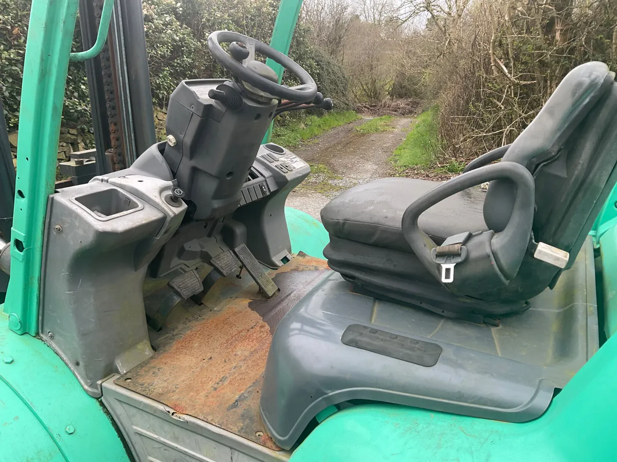 FORKLIFT - Image 4