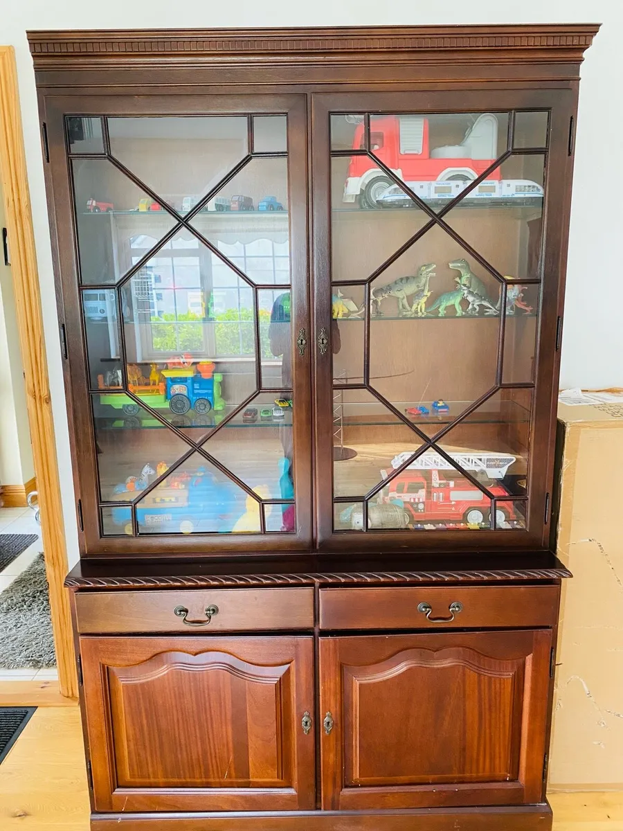 Display Cabinets - Image 3