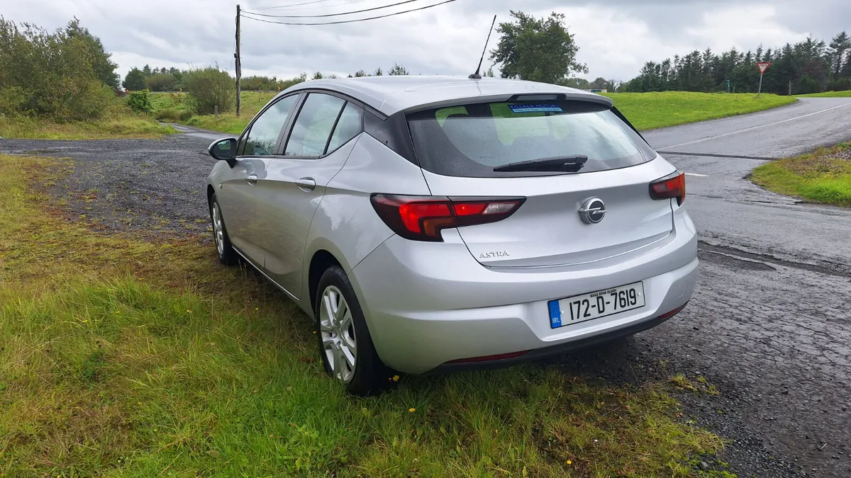 17Opel Astra Petrol - Image 4