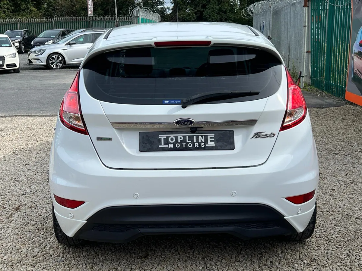 ==LOW KMS//AUTO//LIKE NEW== - Image 4