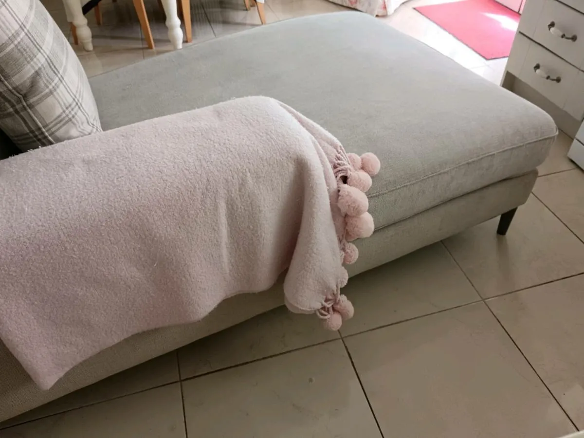Chaise sofa - Image 4