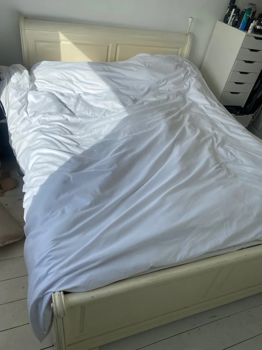 King bed - Image 2