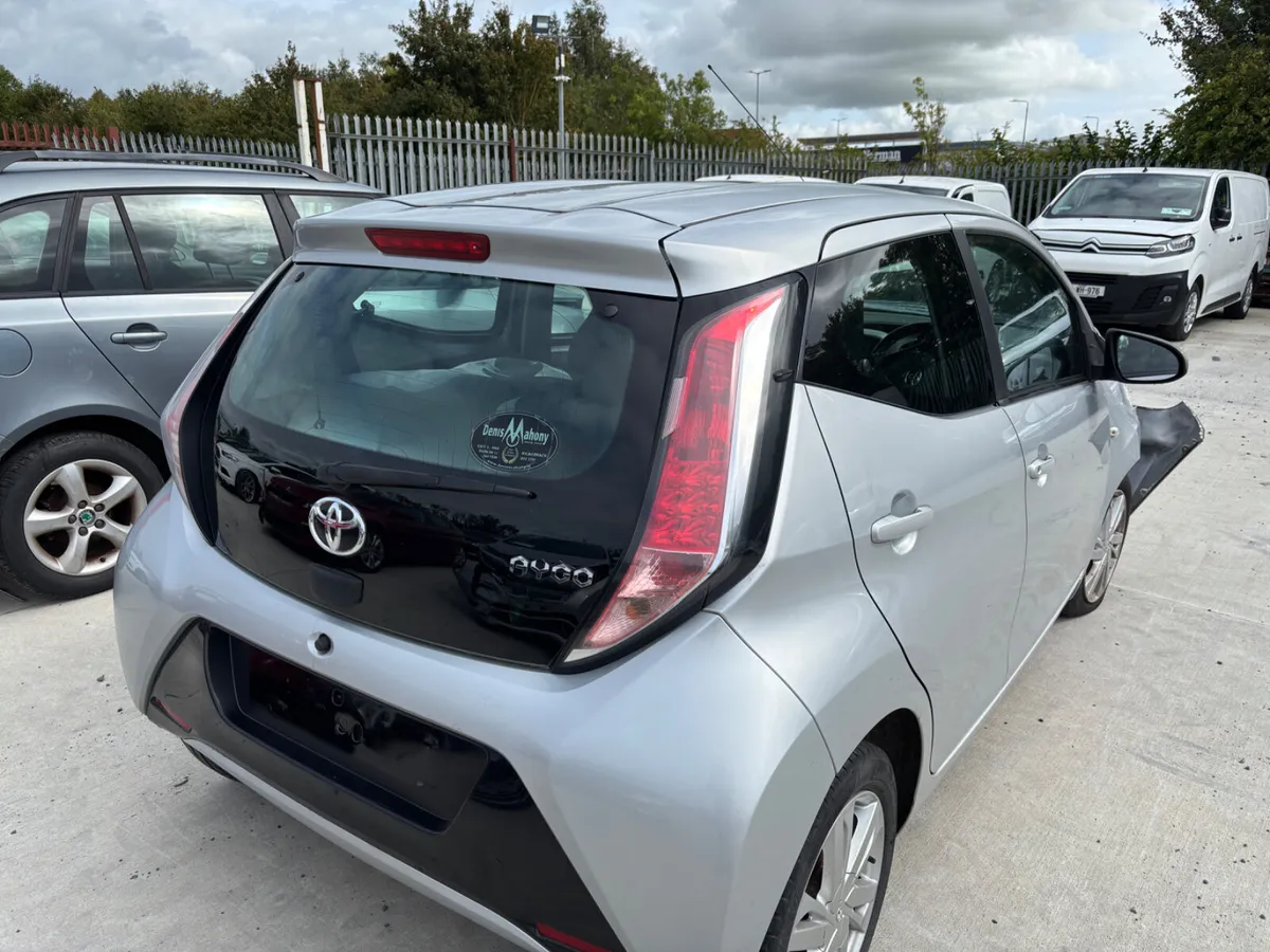 16 Aygo X-Play 1.0 Petrol NCT 9/26 160km Starts - Image 4
