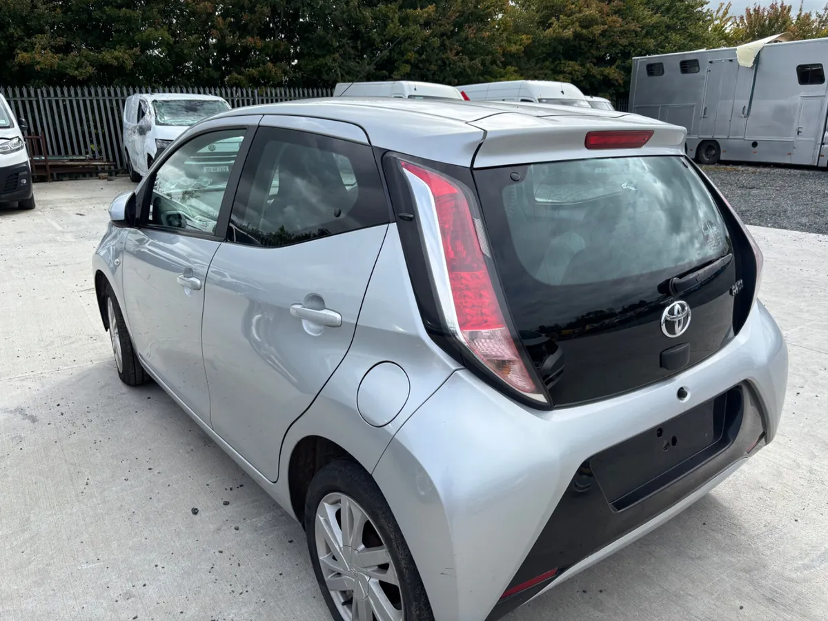 16 Aygo X-Play 1.0 Petrol NCT 9/26 160km Starts - Image 3