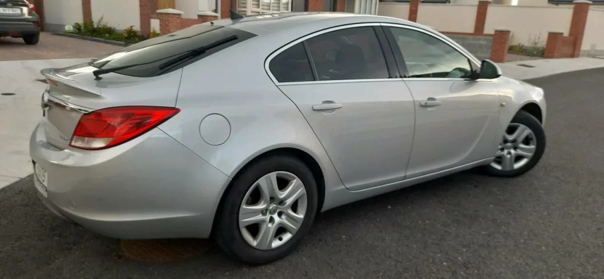 Insignia 2011 - Image 4