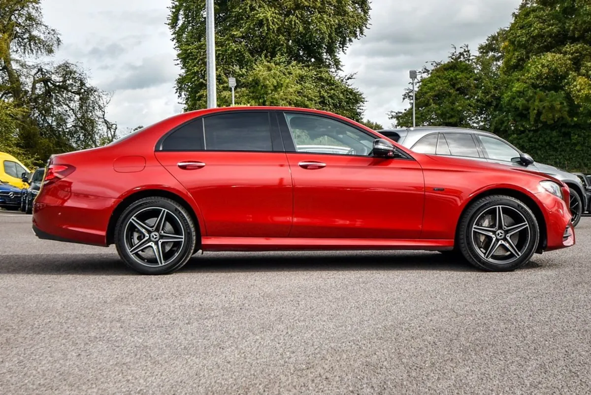 Mercedes-Benz E-Class E300de AMG Premium Plus 316 - Image 3