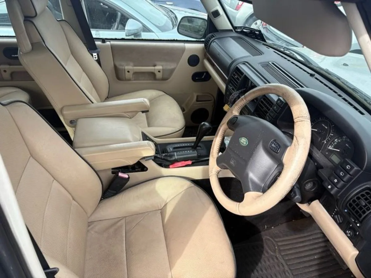 2004 + 2003 Land Rover Discovery - Image 4