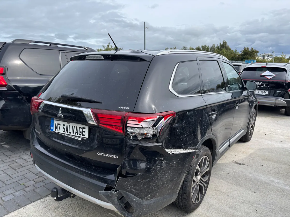 16 Outlander 2.2 D-id 7 Seater 140k miles Driving - Image 3