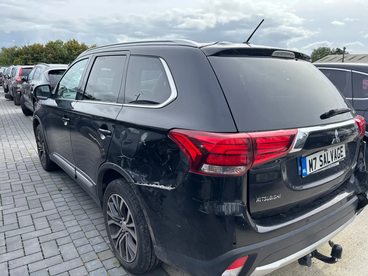 16 Outlander 2.2 D-id 7 Seater 140k miles Driving - Image 4