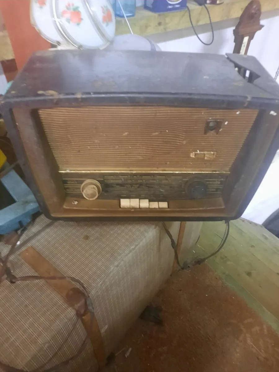 Vintage radio - Image 3