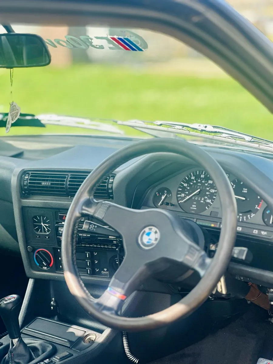 BMW e30 325i - Image 3