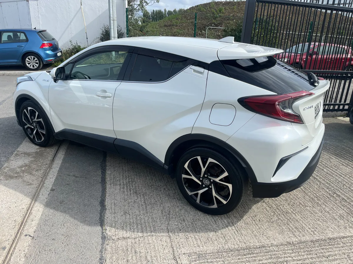 TOYOTA C-HR 2018, 1.8 HYBRID AUTO LOW KM HIGH SPEC - Image 4