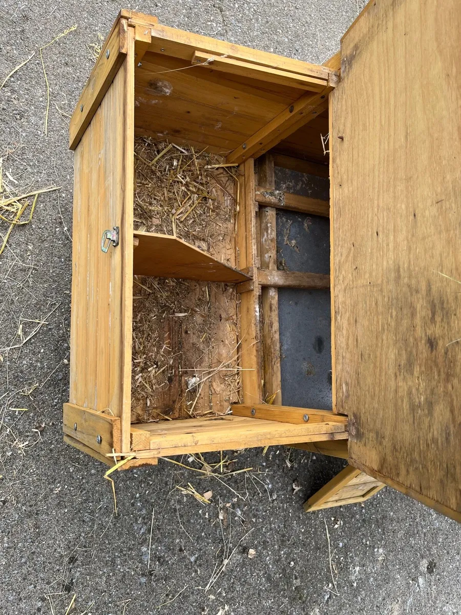 Mobile chicken coop with run - Image 3