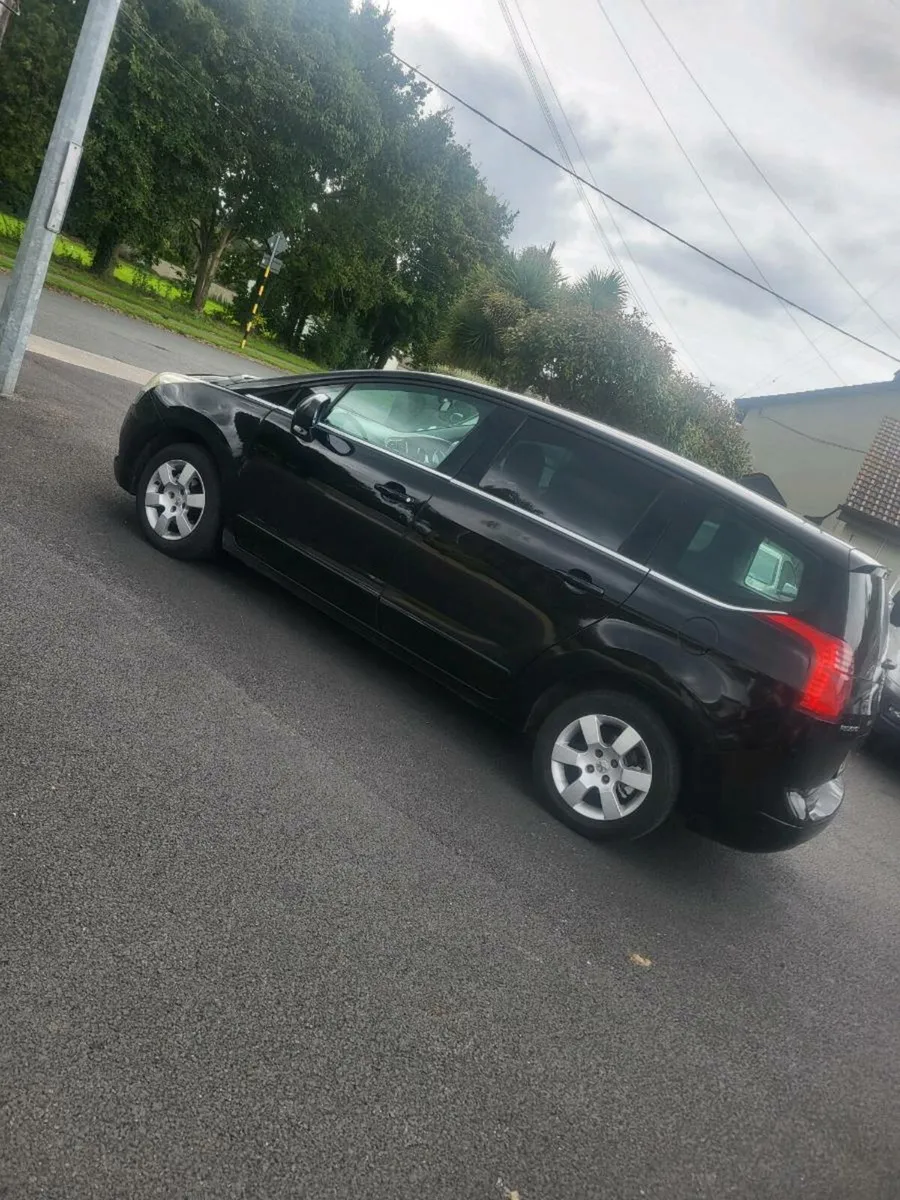 Peugeot 5008 7 seater - Image 1