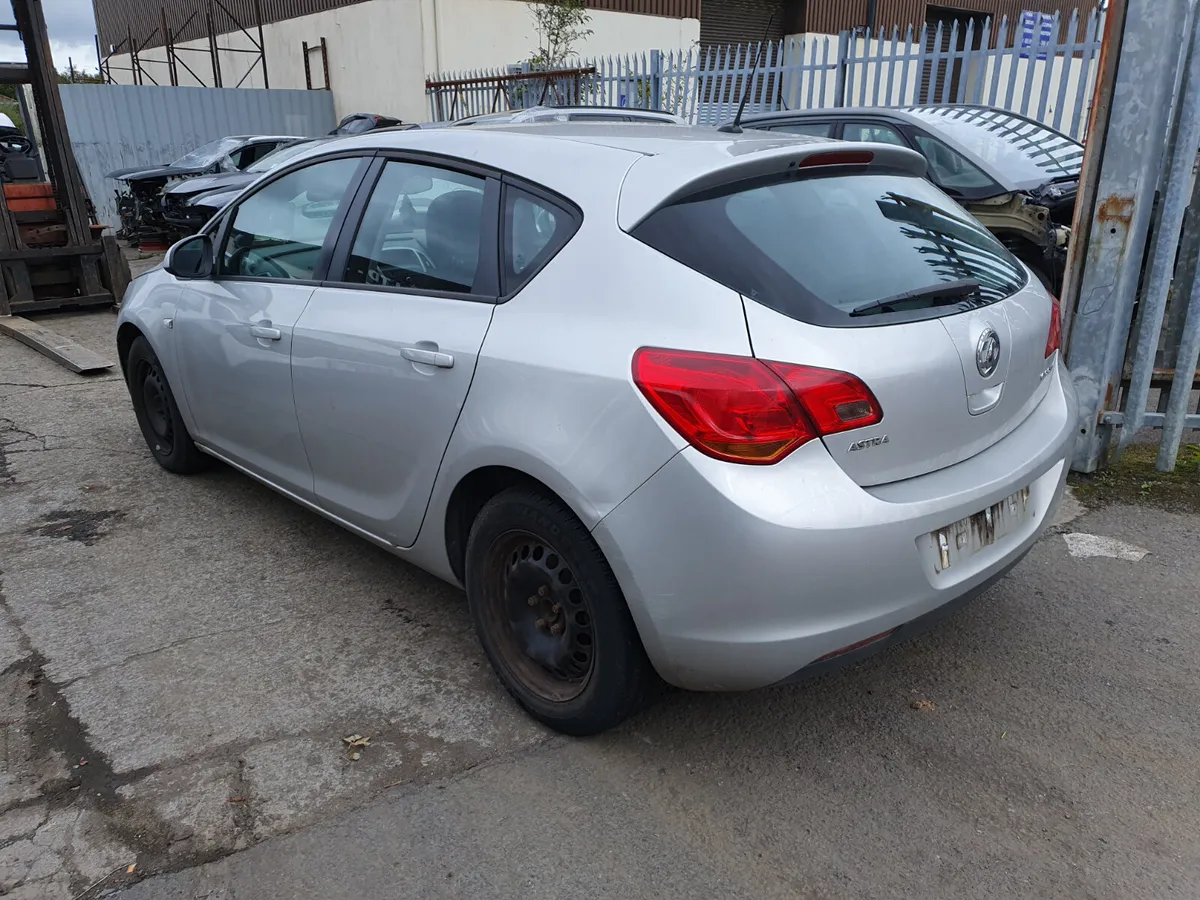 12 OPEL ASTRA 1.3 CDTI (A13DTE) FOR BREAKING - Image 3