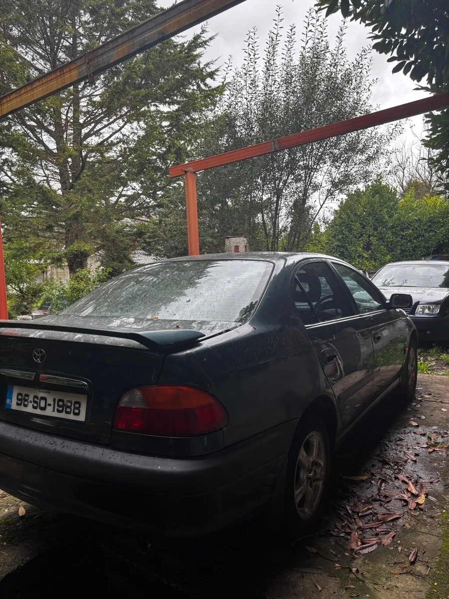 Toyota Avensis 1998 - Image 2