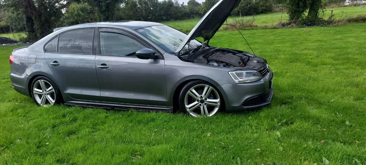 2012 Volkswagen Jetta - Image 3